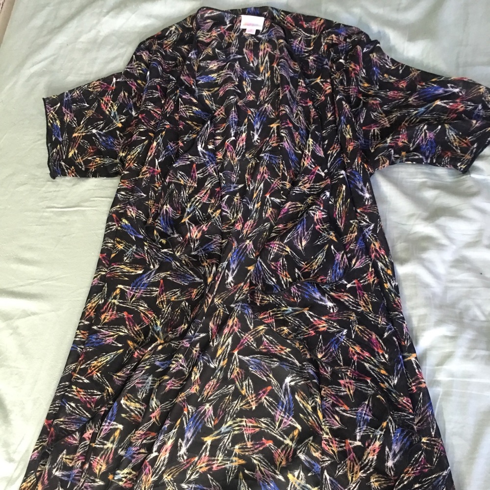 Small LuLaRoe Shirley